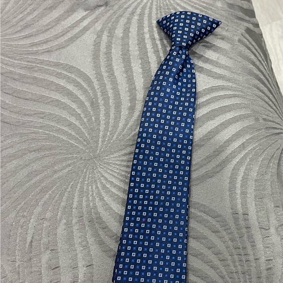 Boys tie new never worn - Picture 1 of 4